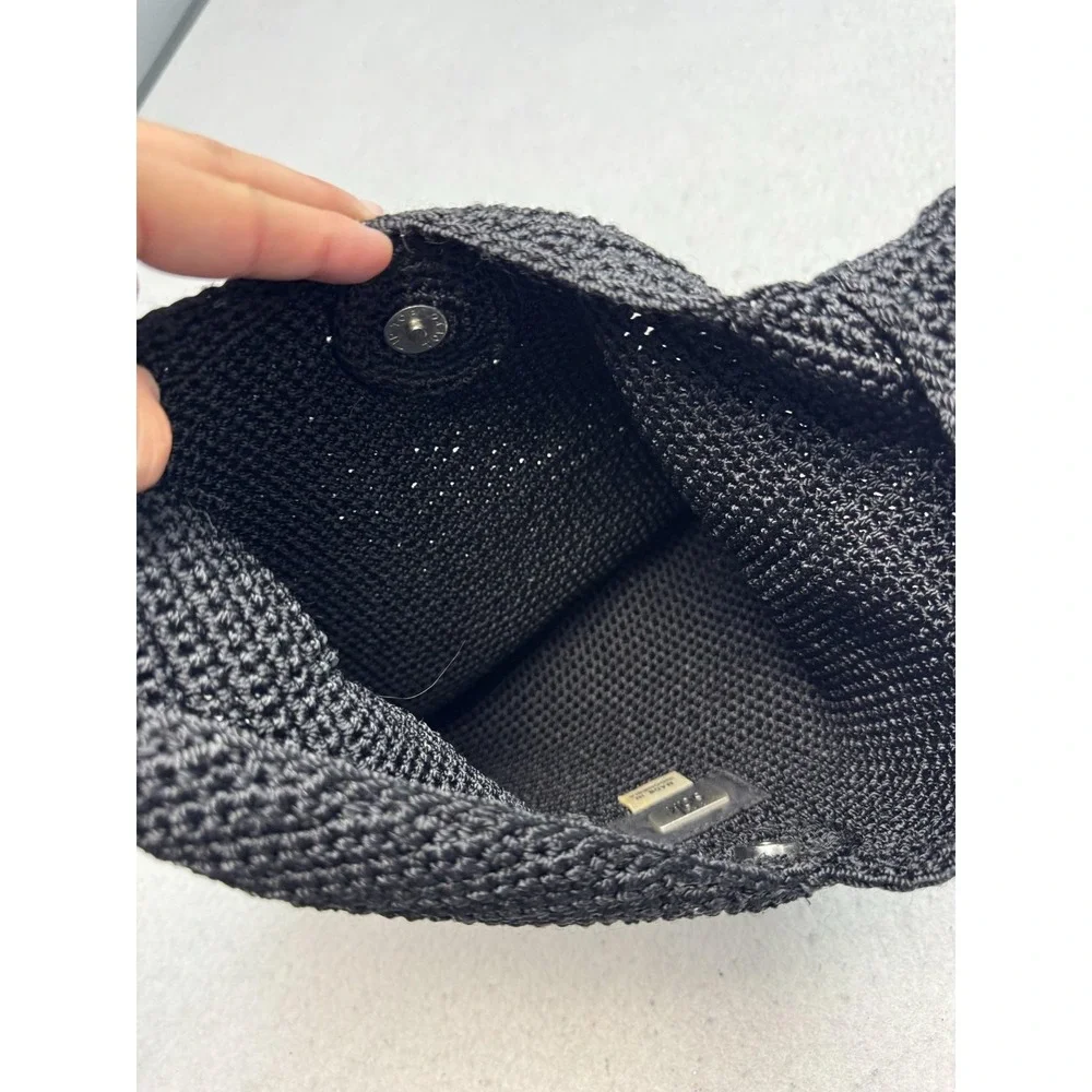 The Sak Shoulder Bag Womens Small Black Knit Lightweight Magnetic Strap Purse